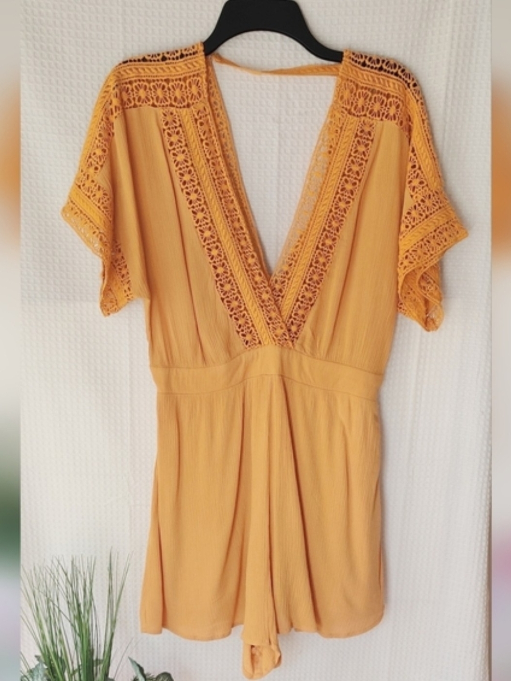 Forever 21 Crochet Trim Mustard Yellow Romper Size Large Junior